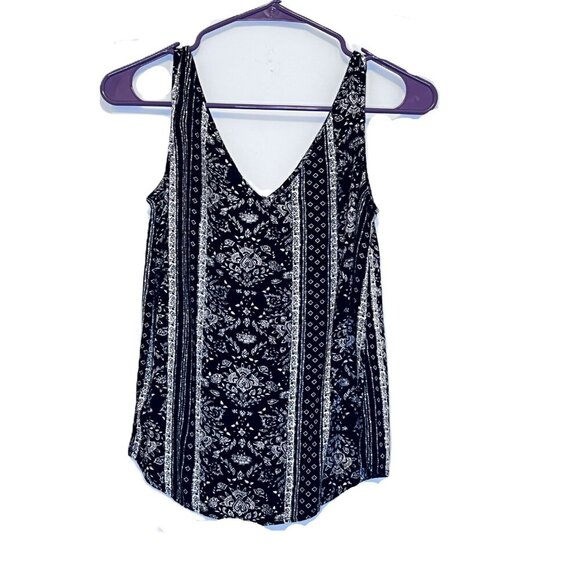 Tank Top Bundle - SO and No Boundaries - Small - Picture 8 of 9